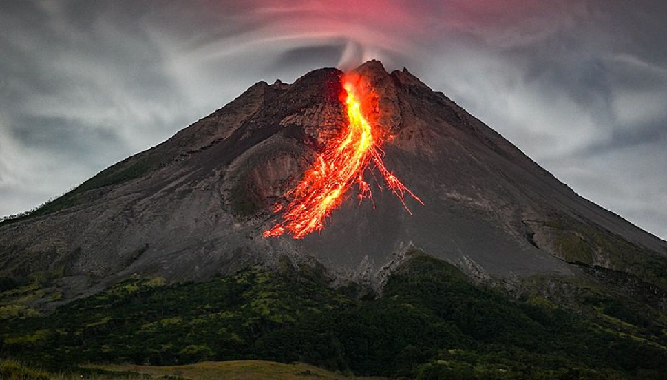 Menelusuri Gunung Rorokoan: Legenda, Sejarah, dan Kepercayaan Masyarakat Kalimantan