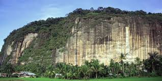 Mengulik keindahan Lembah Harau Destinasi Wisata Menakjubkan di Sumatera Barat