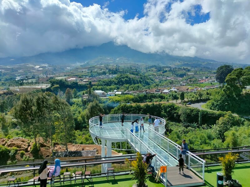 Keren! Menjajal Sensasi Selfie di Jembatan Kaca Sigandul View Temanggung