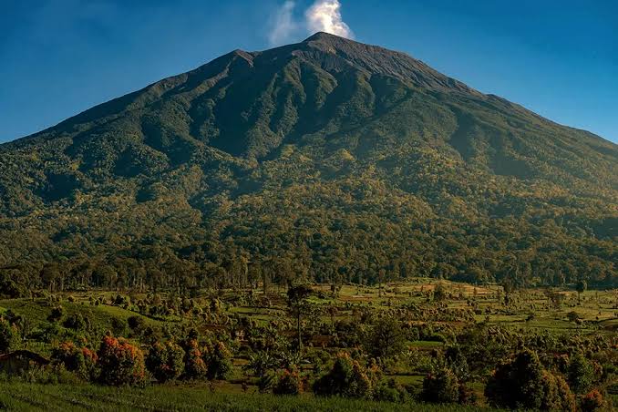 Akibat Erupsi Gunung Kerinci, 80 Ribu Jiwa Dievakuasi