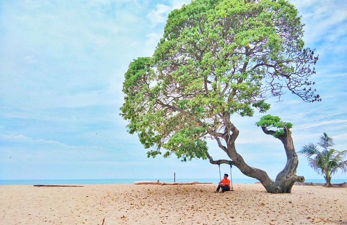 Cocok Untuk Liburan Tahun Baru, Inilah Rekomendasi Pantai yang Ada di Lampung!