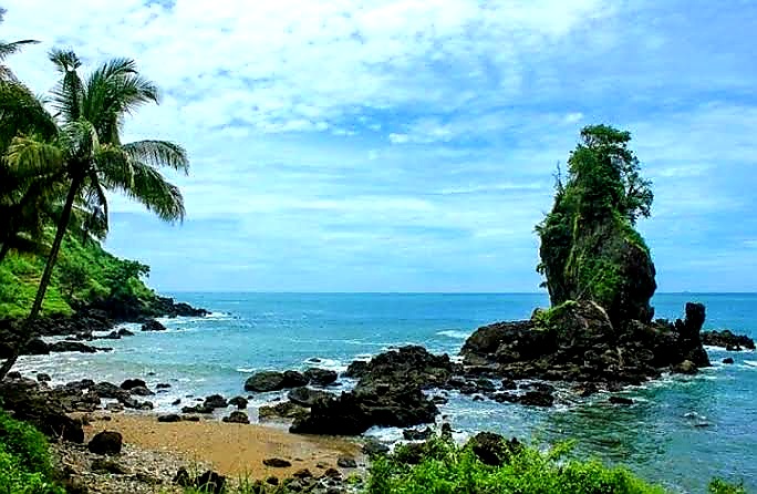 Liburan Favorit Keluarga! 7 Pantai di Kebumen Wajib Kamu Sambangi