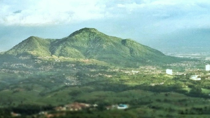 Ingin Liburan yang Berbeda? Coba Wisata Gunung Geulis Bogor yang Cocok Untuk Healing!