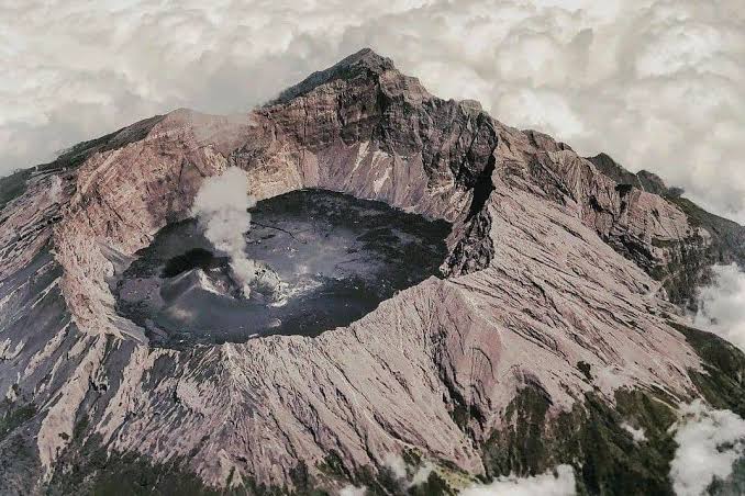 Membuka Tabir Misteri Gaib Puncak Gunung Raung, Simak Ini Penjelasanya