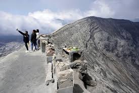 Gunung Bromo, Menyingkap Rahasia Tenggerese dan Persembahan Yadnya Kasada