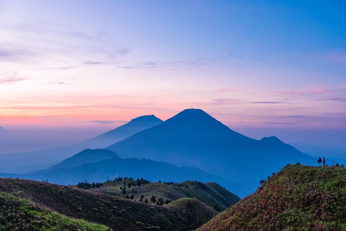 Misteri Gunung Prau, Mengungkap Tabir 3 Mitos Seram di Tengah Keindahannya