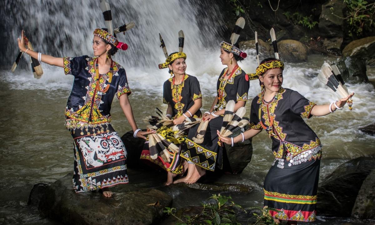 Inilah 7 Daftar Pakaian Tradisional Suku Kalimantan