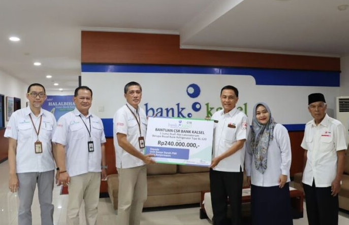 Bank Kalsel Salurkan Blood Bank Refrigerator, Dukung Layanan PMI Kota Banjarmasin 