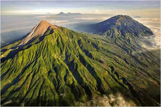 Merinding! Inilah 5 legenda di Gunung Merbabu yang Menyita Perhatian Banyak Orang! Ada Setan Minta Gendong?