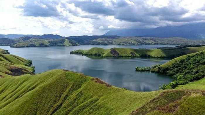 Cantik dan Eksotis, Inilah 4 Danau Terbesar di Sulawesi 