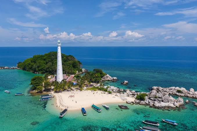 Cerita Mercusuar Inggris di Pulau Lengkuas, Dijaga Penyu Hijau, Eksotisnya Kepulauan Belitung