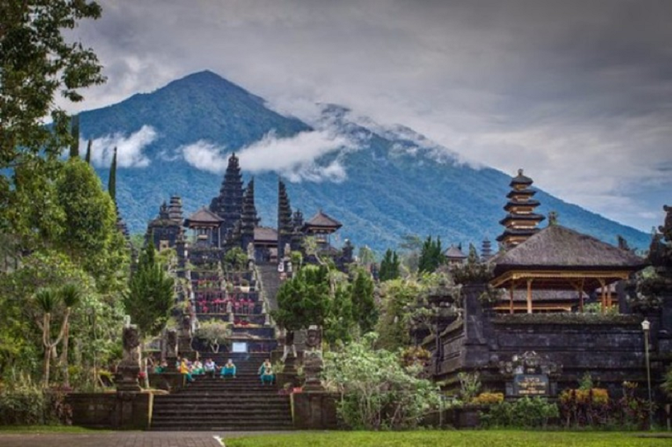 Kisah Misteri Puncak Gunung Agung Bali, Eksplorasi Pesona Gaib dan Pengalaman Tak Terlupakan