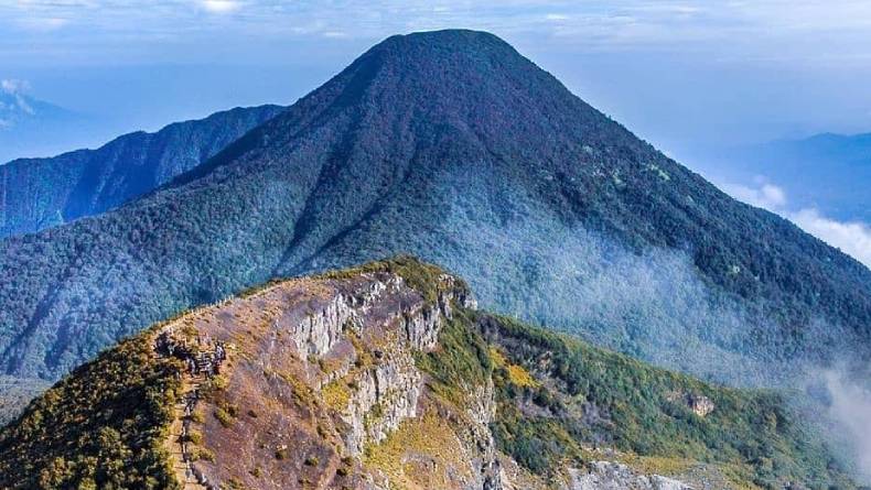 Rekomendasi 5 Gunung di Jawa Timur yang Cocok Buat Pendaki Pemula 