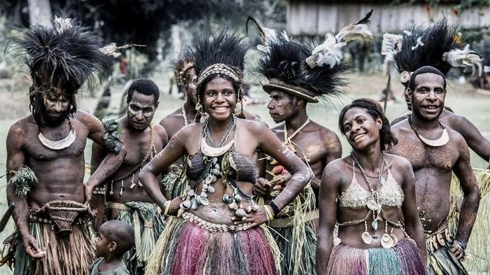 Aneh! 5 Tradisi Suku di Indonesia ini Bikin Geleng Kepala 