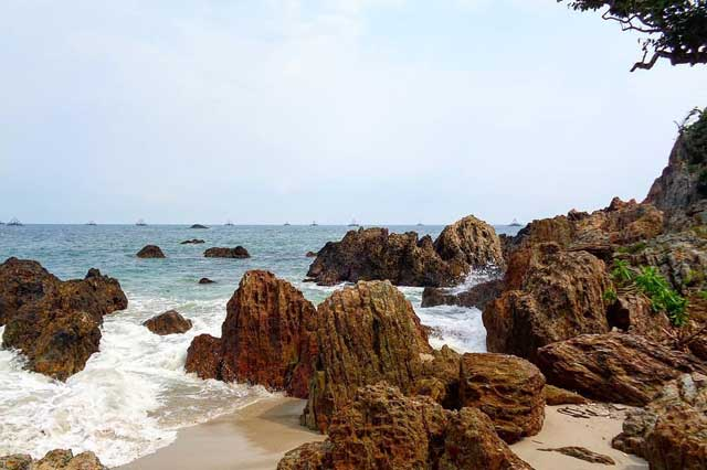 Liburan di Sumatera? Coba Main ke Pantai Marina di Lampung, Cocok Buat Healing!