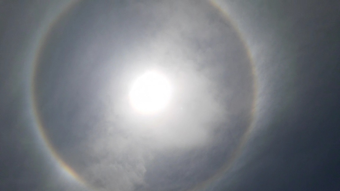 Fenomena Halo Matahari Hiasi Langit Pagar Alam