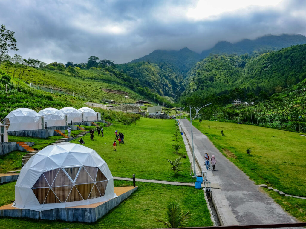 Cari Spot Camping Berbeda? Coba Datang ke Lembah Indah Malang yang Menawarkan Keindahan Alam yang Mempesona!