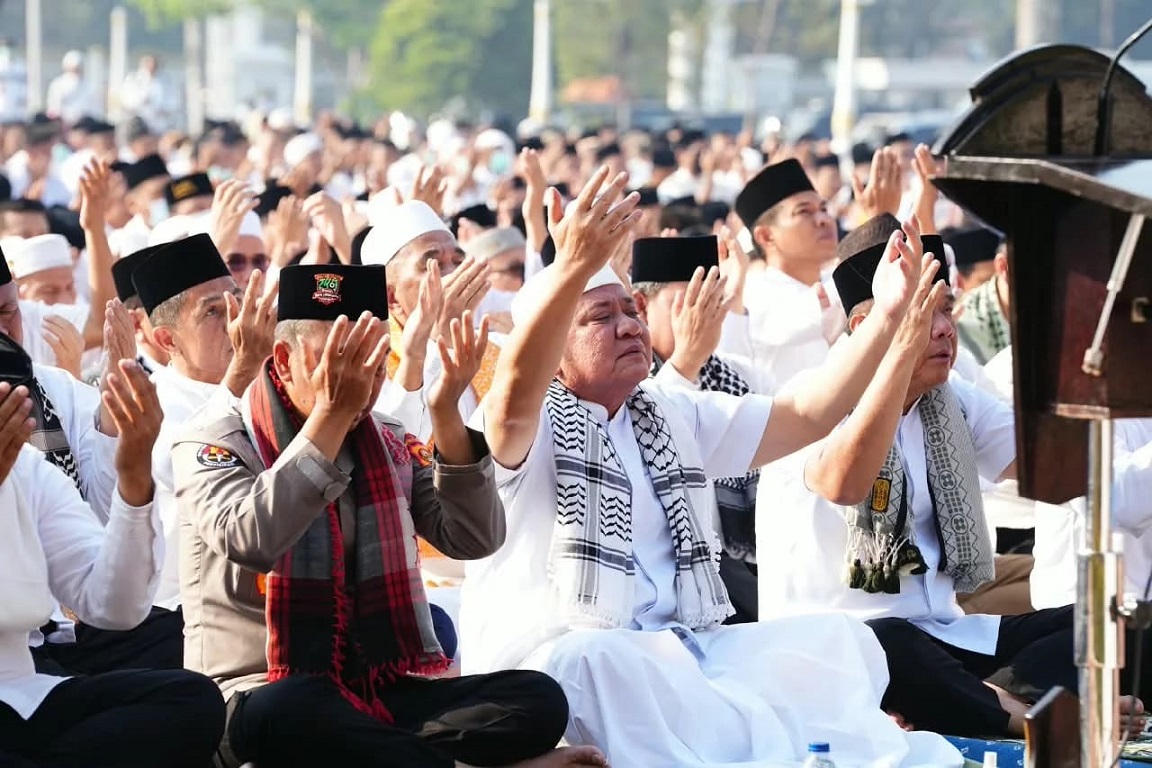 Sumsel DIkepung Kabut Asap Karhutla, Herman Deru Ajak Warga Gelar Sholat Istisqa