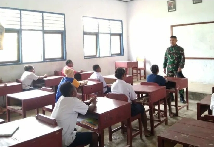 Bravo Prajurit Pamtas RI - PNG, Ternyata Juga Edukasi Pelajar Dipedalaman Papua