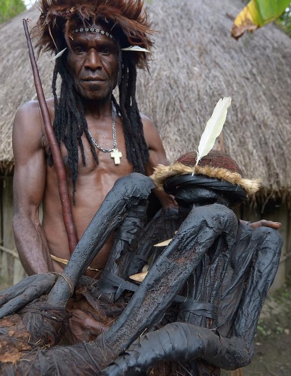 Benarkah Suku Papua Terdapat Suku Kanibal? Cek Kebenarannya! 