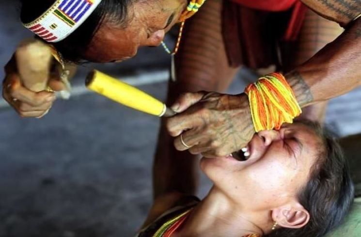 Dibalik Tirai Tradisi, Keunikan Ritual Pernikahan 5 Suku di Indonesia yang Cukup Nyeleneh! 