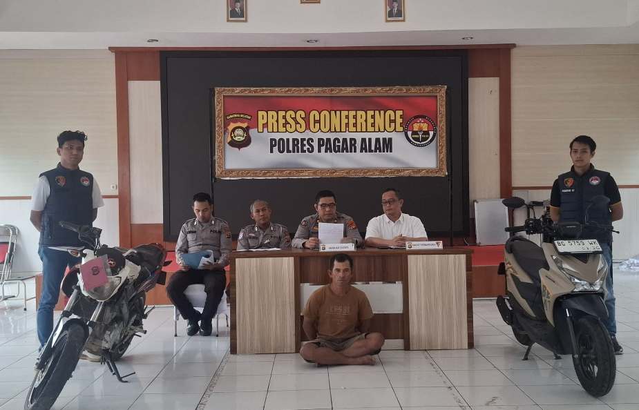 Pengendara Motor Ini Terjaring Razia, Dites Urine Postif Pecandu Narkoba