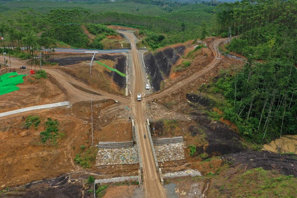  Jokowi Mendorong Penjualan Tanah di IKN kepada Investor,  Begini Kata Pengamat!