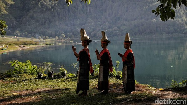 Kehidupan dan Budaya Suku Daya, Menelusuri Jejak Sejarah di Pulau Sumatera