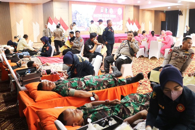 Peduli Kesehatan Masyarakat, Polda Sumsel Menggelar Bhaktikes Donor Darah