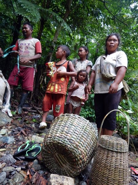 Terpaksa Ikuti Tradisi Nenek Moyang, Suku Polahi Punya Tradisi Menikahkan Ibu dengan Anaknya