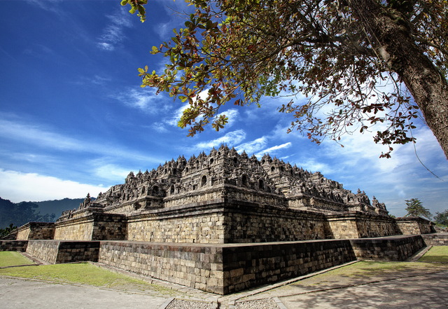 7 Candi dan Kuil Kuno yang Mengagumkan, Apakah Salah Satunya Kebanggaan Indonesia?