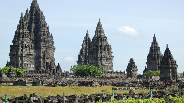 Selain Borobudur, 6 Destinasi Wisata Candi di Indonesia ini Wajib Kamu Kunjungi 