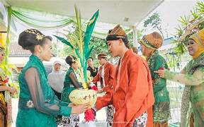 Serasa Tak Masuk Akal! Tradisi Perkawinan Sedarah Suku Polahi Ini Bikin Geleng Kepala! Ini Dia Penjelasannya