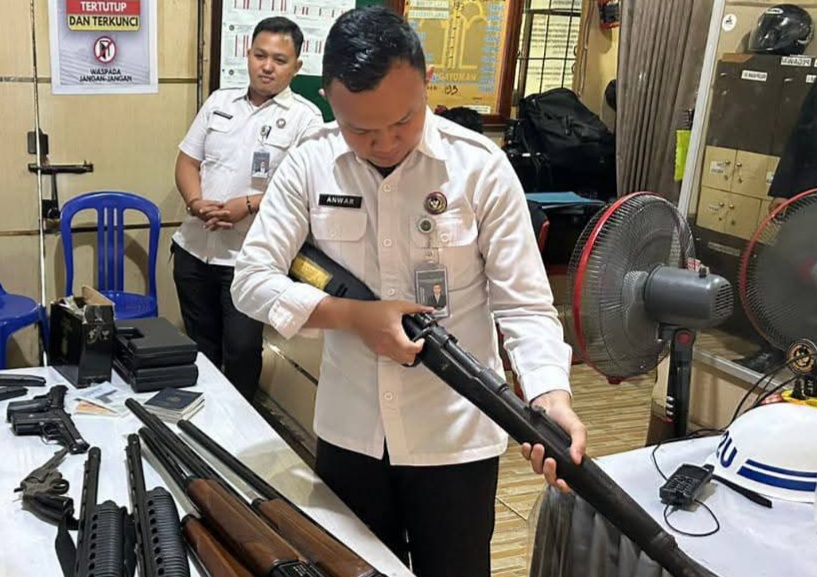 Periksa Kelayakan Inventaris Senpi, Upaya Kesiapsiagaan Pengamanan Dilingkungan Lapas