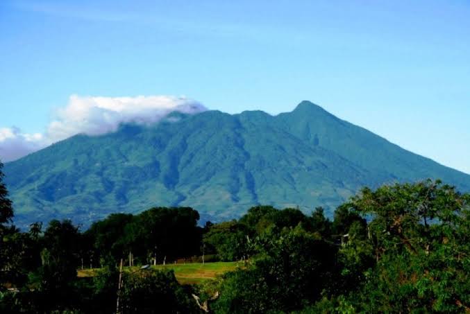 Bikin Merinding, Inilah Makam dengan Nuansa Spiritual di Gunung Salak 