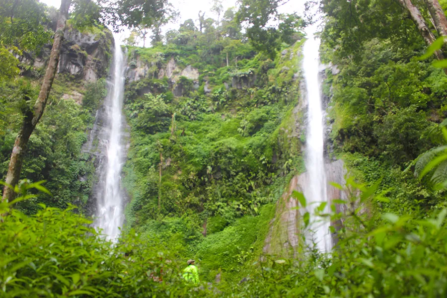 Rekomendasi Destinasi Instagrammable, Yuk Intip Pesona Air Terjun Tancak Kembar Bondowoso