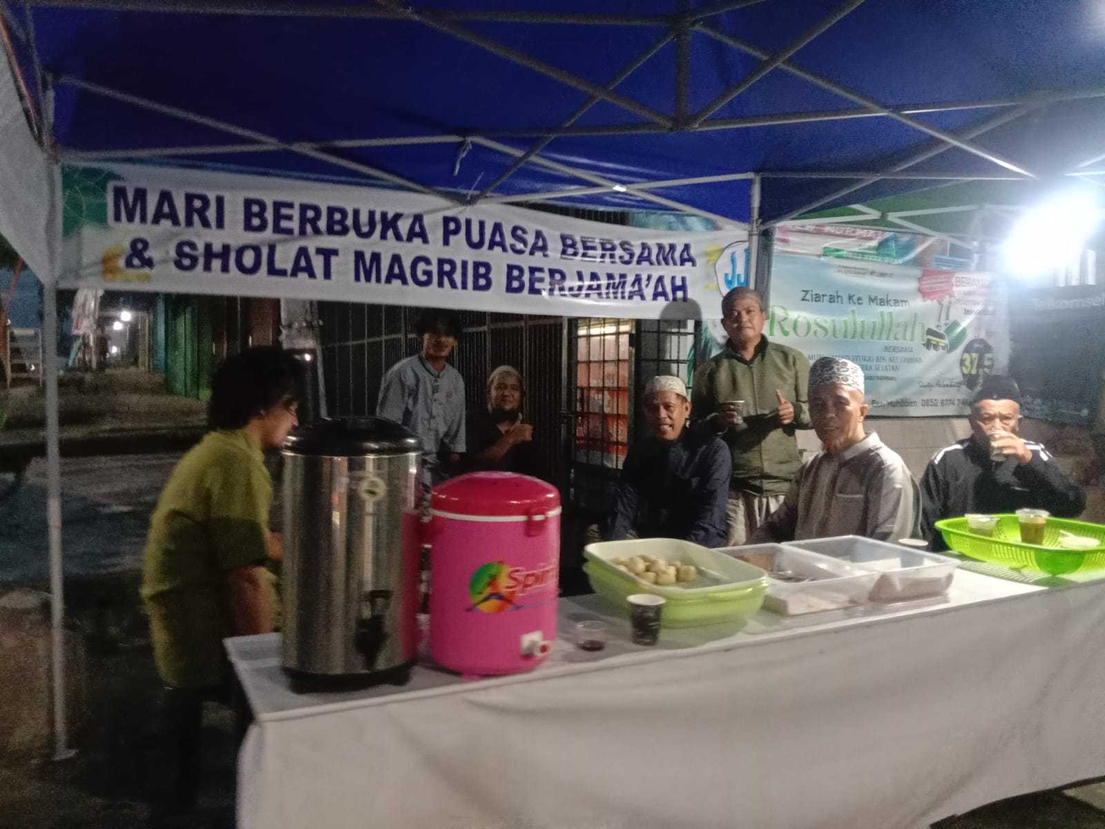 Giat Komunitas JJB di Bulan Ramadan, Berbagi Menu Buka Puasa untuk Jama’ah dan Musafir