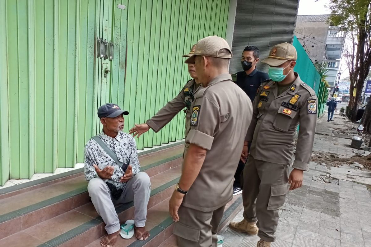 Operasi Pekat, Sat PolPP Lakukan Pendekatan Persuasif dalam Menertibkan Anjal dan Gepeng di Kota Pagaralam
