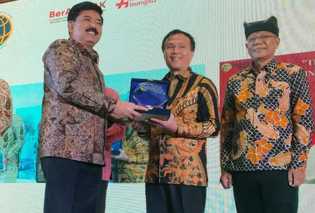 Pemkot Pagaralam Raih Penghargaan RTH Award, Kategori Komitmen Penyediaan RTH Terbaik II