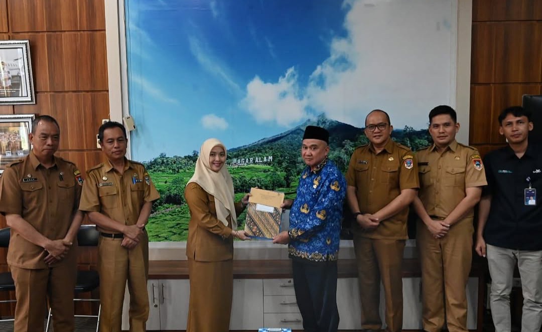 Berikan Penghargaan ASN Purna Tugas, Wawako : Terima Kasih Pengabdiannya