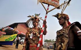 Berbahaya! Ini 4 Suku Asli Penghuni Hutan Kalimantan, Nomor 3 Miliki Senjata
