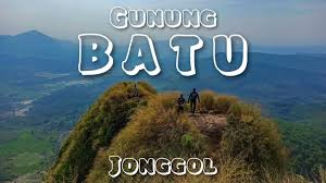 Misteri Gunung Batu Jonggol, Keindahan Tersembunyi dan Cerita Mistis di Lereng Bogor