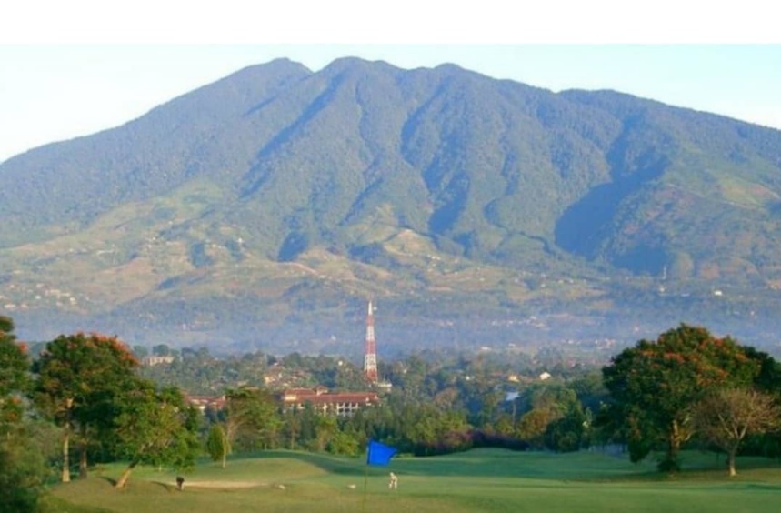 Terkenal Angker, Mitos Gunung Salak Dengan Cerita Horor Ini