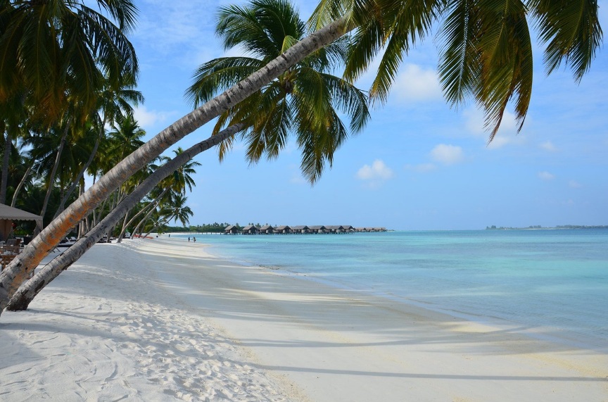 Maldives Pesonanya Maladewa Indonesia, Pantai Eksotis di Lamongan