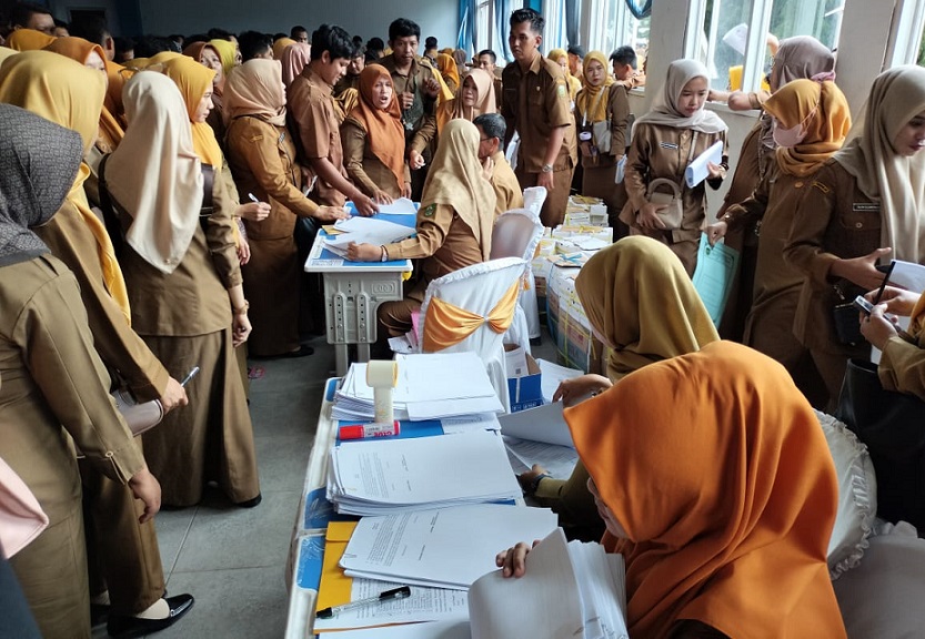 4.091 Guru dan Tendik Terima SK PPPK Paruh Waktu