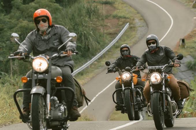 Petualangan Penuh Sensasi, Biker Riding Motor Tau Merk Ban Terbaik Ini