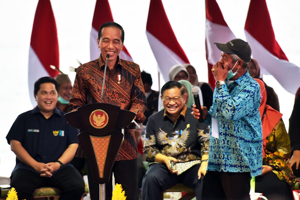 Serahkan SK Hutan Sosial dan TORA, Presiden Jokowi: Manfaatkan untuk Kesejahteraan