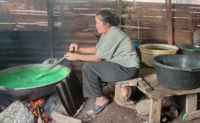 Penuhi Orderan Saat Ramadhan, Salim Produksi 5 Kuali Dawet Setiap Hari