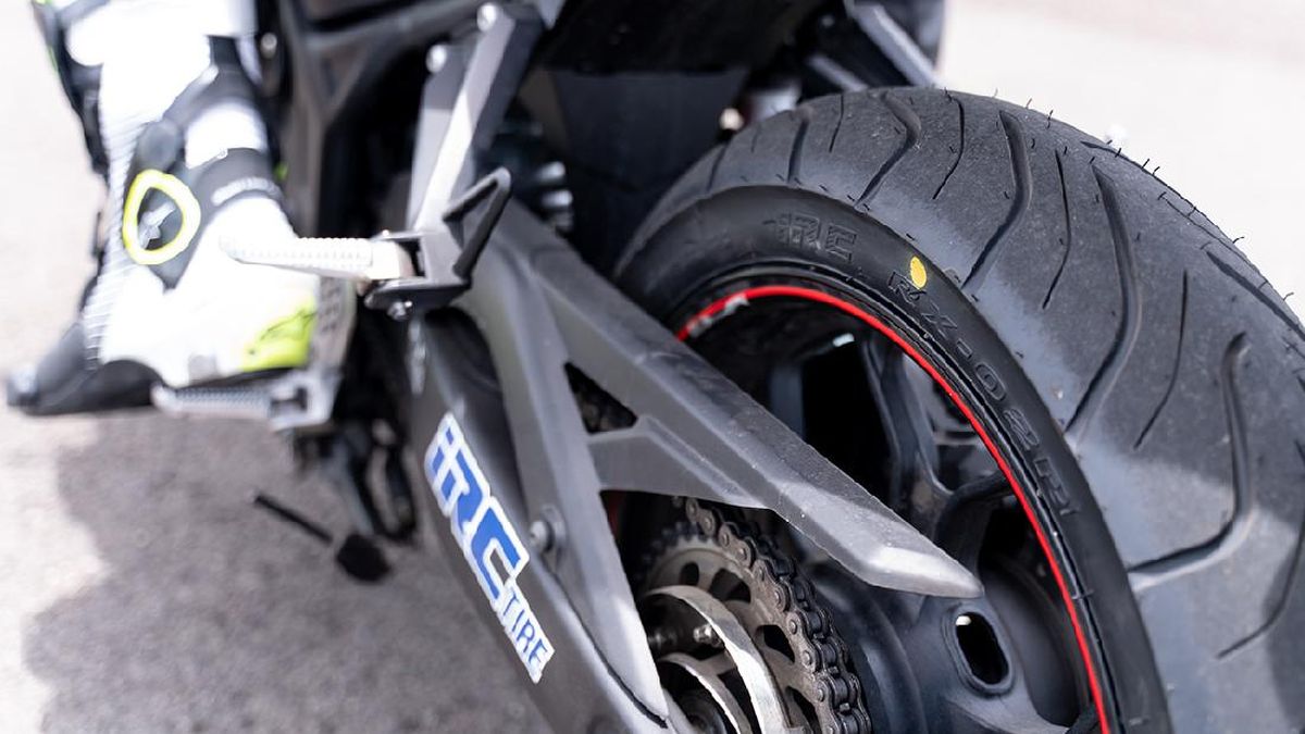 Paling Bandel Awetnya, Ini Ban Tubeless Terbaik yang Harus Kamu Pilih Untuk Motor Kesayanganmu