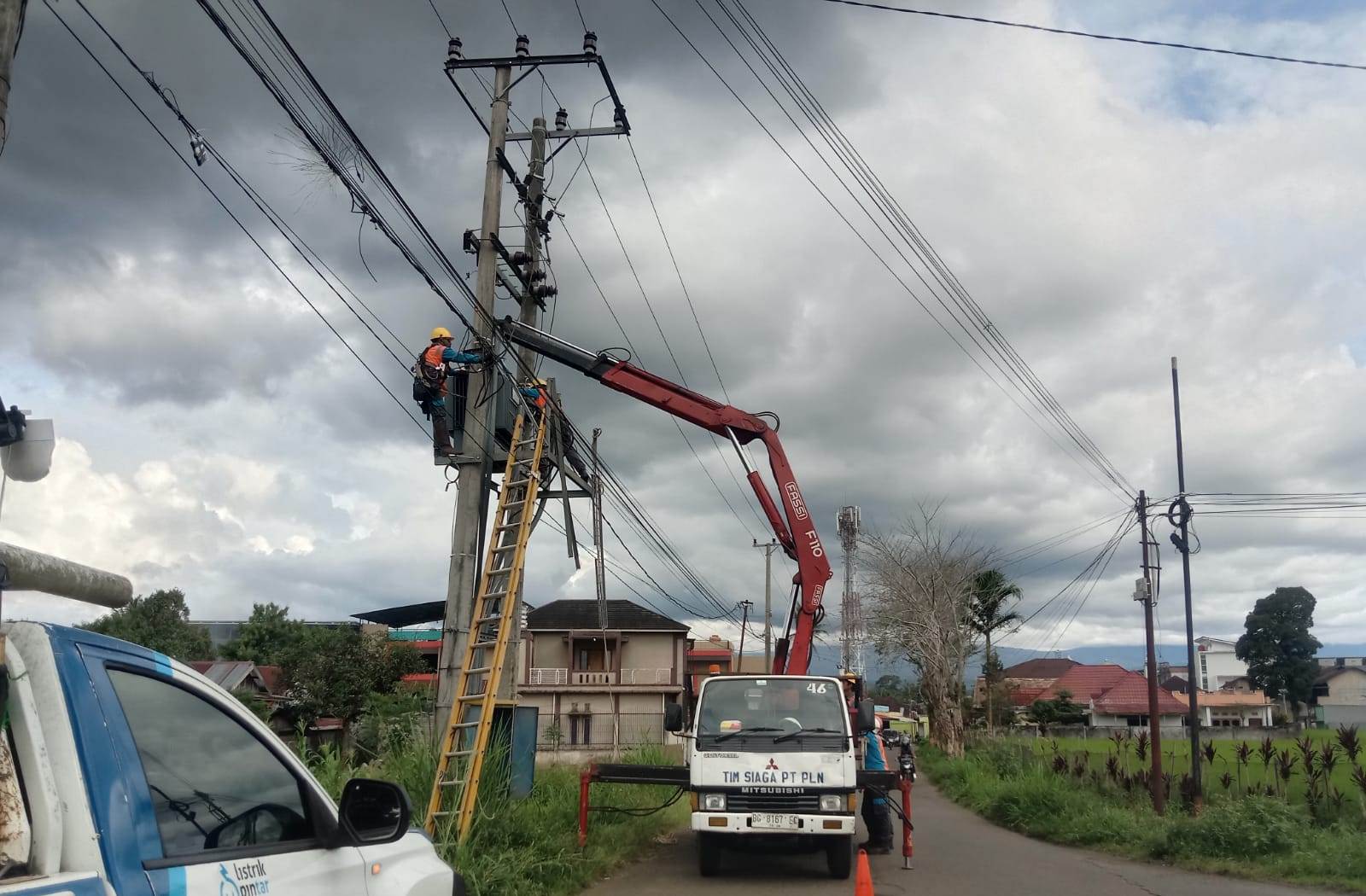 Rotasi Trafo PLN di Tiga Titik, Pagar Alam Byarpet selama 7 Jam 